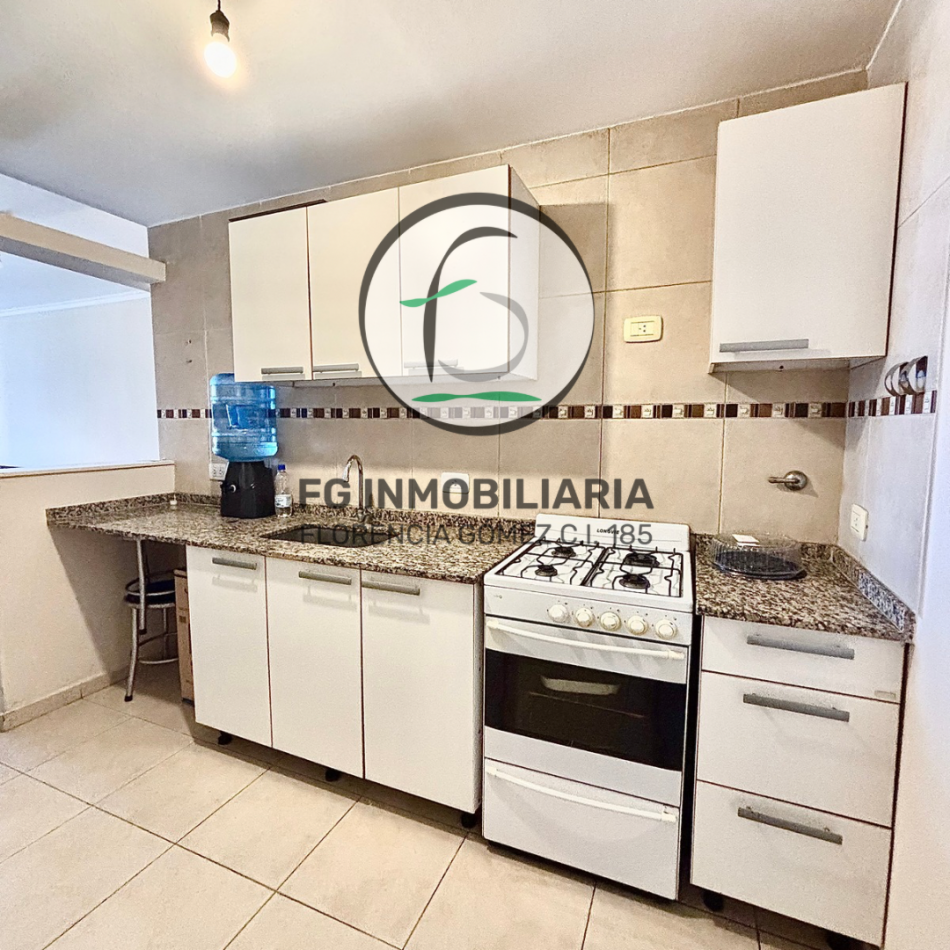 VENTA DEPARTAMENTO 2 DORMITORIOS CON COCHERA - MICROCENTRO
