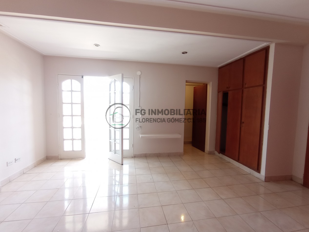 VENTA CASA Godoy Cruz 751